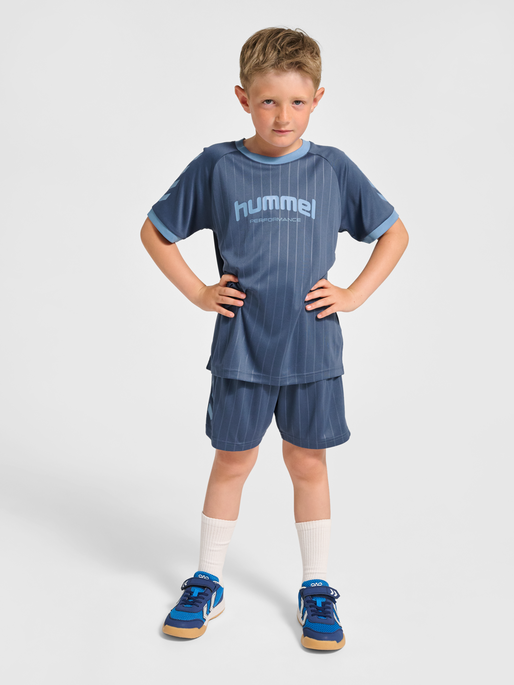 hmlJR GOAL STRIPE SHORTS, BERING SEA, model