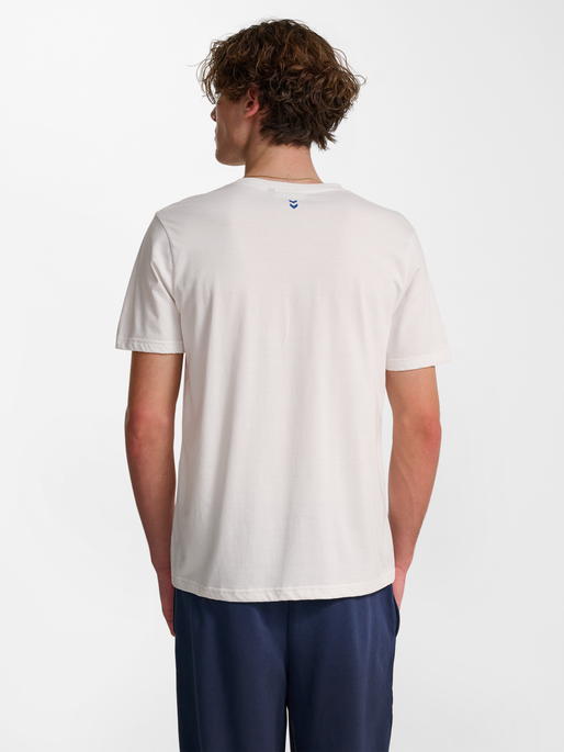 hmlPULSE GRAPHIC T-SHIRT S/S, WHITE, model