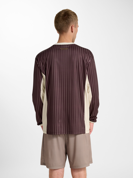hmlLOOSE JERSEY LS STRIPE TOPSCORER, VINEYARD WINE, model