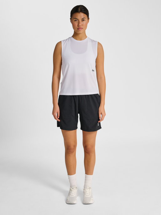hmlPULSE WORKOUT W TANKTOP, WHITE, model
