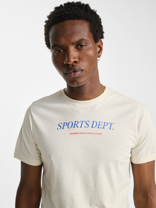 hmlPULSE GRAPHIC T-SHIRT S/S, TOFU, model