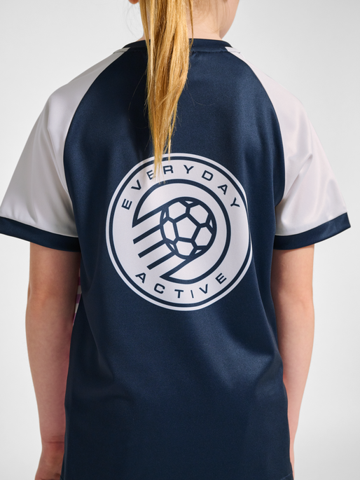 hmlSHIMMER SET, DRESS BLUES/WHITE, model