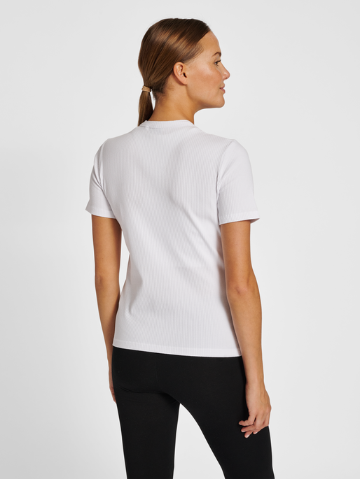 hmlLGC SCARLETT T-SHIRT, WHITE, model