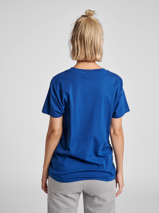 HMLGO COTTON LOGO T-SHIRT WOMAN S/S, TRUE BLUE, model