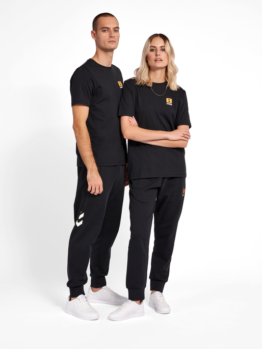 hmlLGC LIAM T-SHIRT, 2001, model