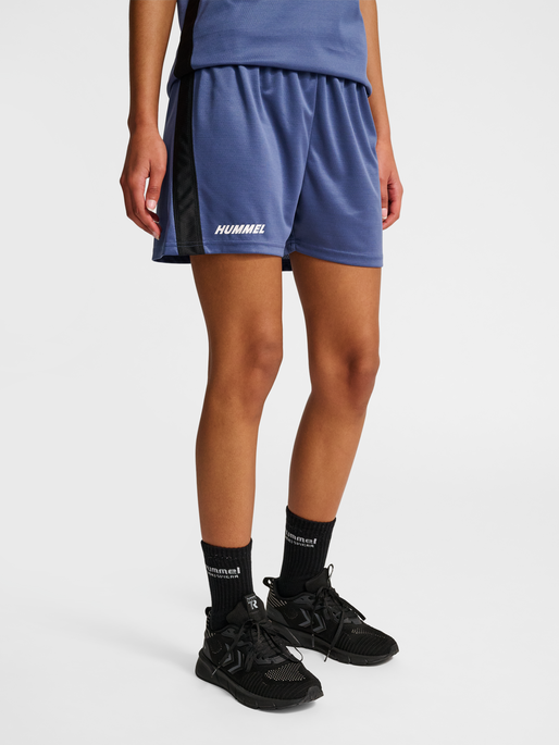 hmlMULTI PL SHORTS WOMAN, BLUE INDIGO, model
