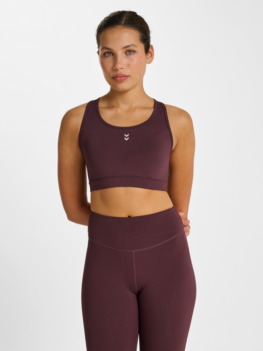 hmlPULSE MEDIUM SUPPORT BRA, FUDGE, model