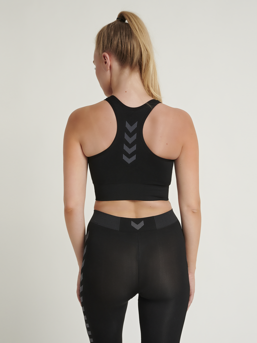 HUMMEL FIRST SEAMLESS BRA WOMEN, BLACK, model