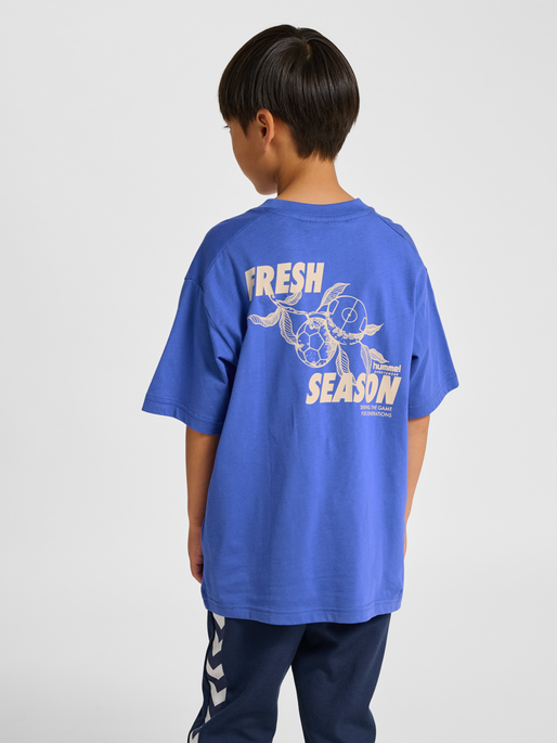 hmlJR LOOSE T-SHIRT S/S STADIUM, DAZZLING BLUE, model