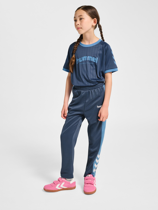 hmlJR GOAL PANTS, BERING SEA, model