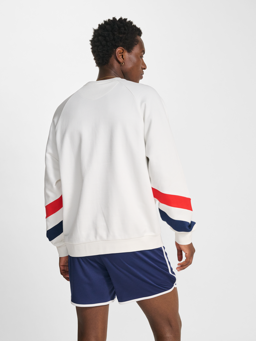 hmlOVERSIZED CREW SPORTSWEAR, BLANC DE BLANC/BLANC DE BLANC, model