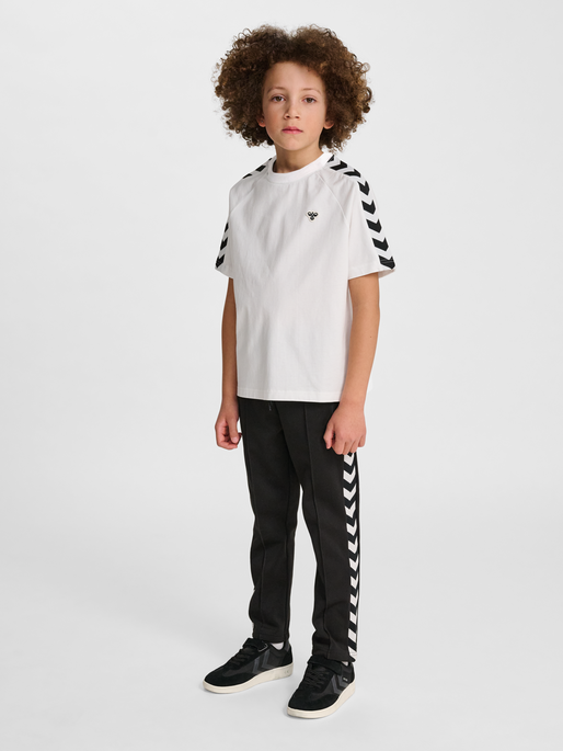 hmlJR ARCHIVE LOOSE T-SHIRT S/S, BLANC DE BLANC, model