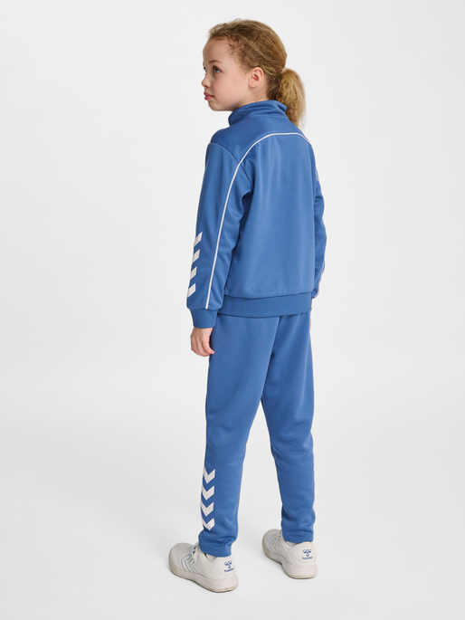 hmlJR TRACKSUIT, RIVERSIDE, model