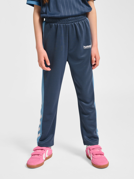 hmlJR GOAL PANTS, BERING SEA, model