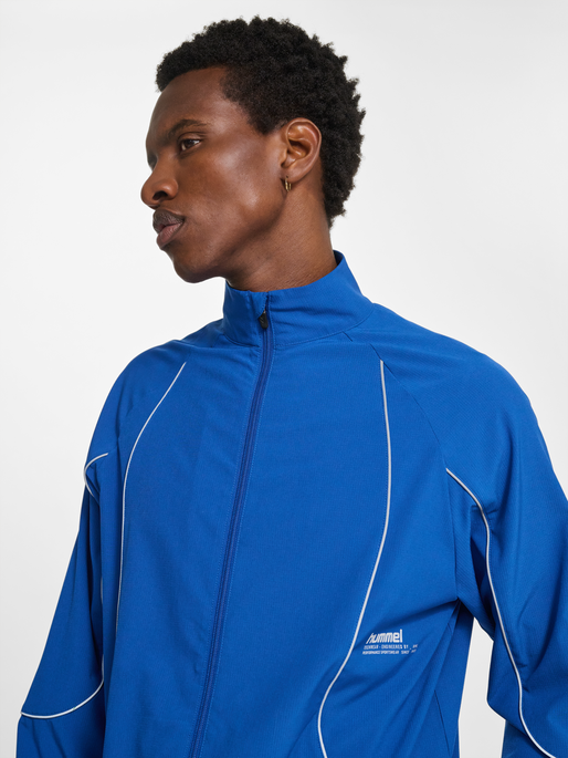 hmlPULSE WOVEN ZIP JACKET, TRUE BLUE, model