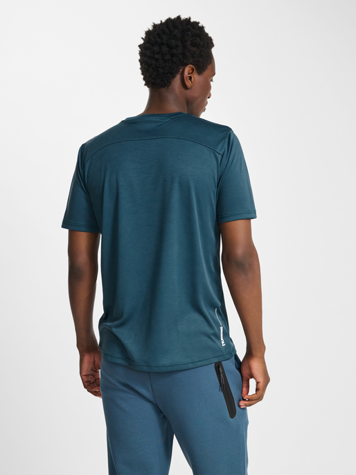 hmlPULSE TRAINING  T-SHIRT S/S, STARGAZER, model