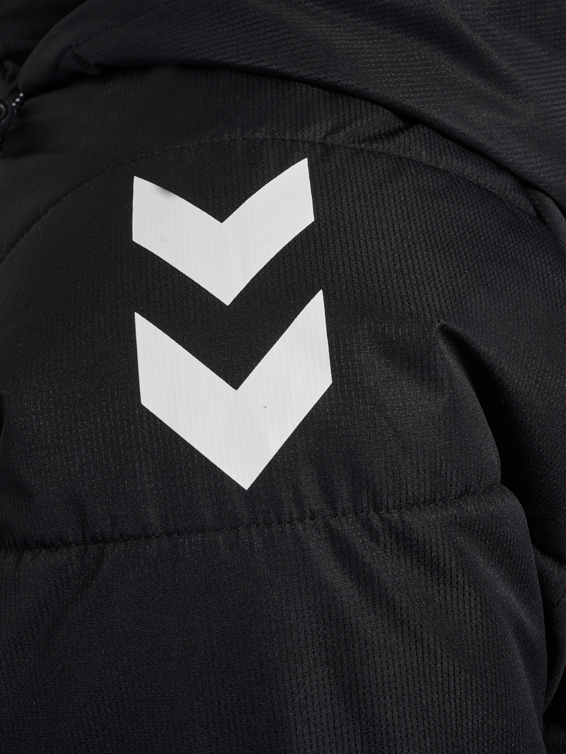hmlLEAD 2.0 BENCH JACKET, BLACK, packshot